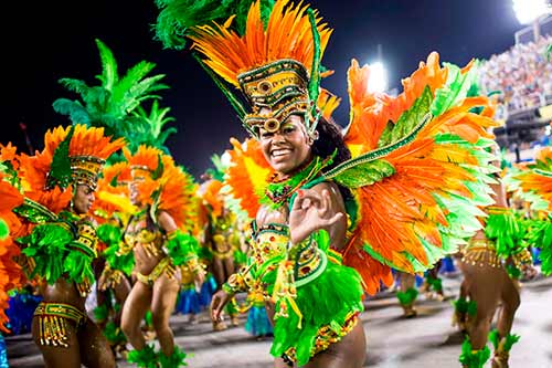 O samba corre pelas ruas: a magia do carnaval carioca
