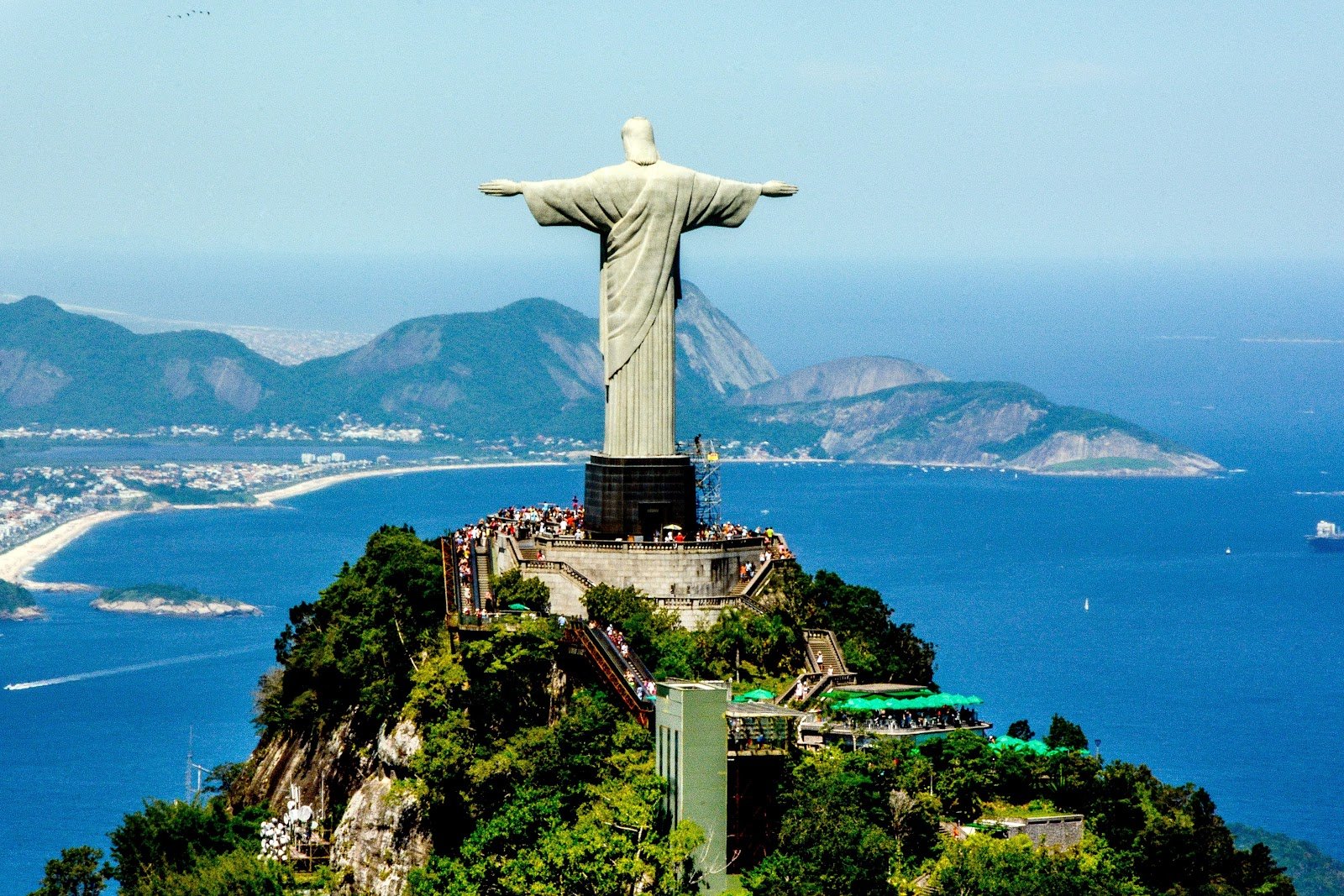 Cristo Redentor no Rio de Janeiro, destino para quem viaja sozinho